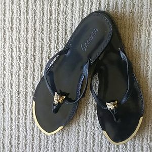 8.5m sandle black w/gold color lion detail